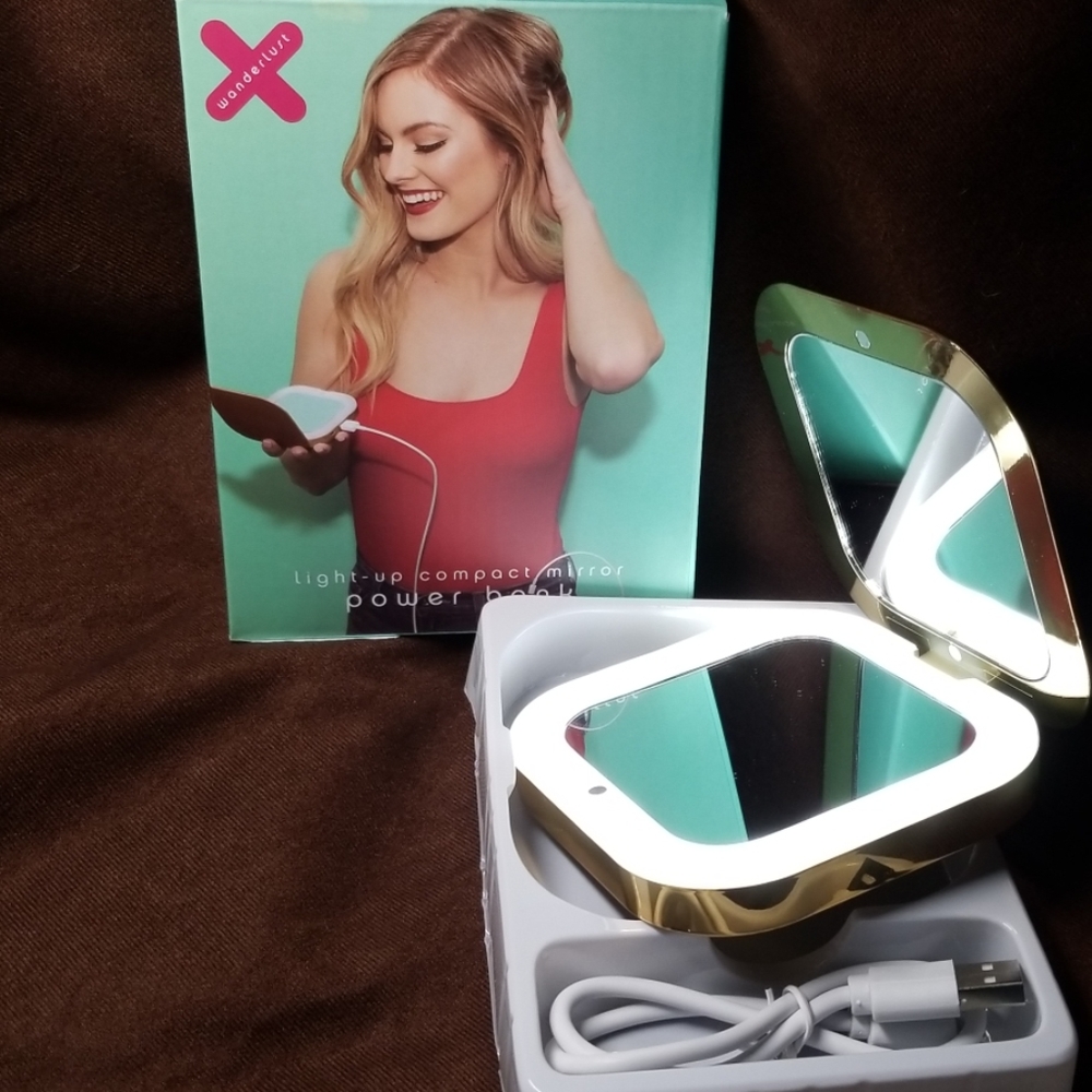 Light-up compact mirror power bank
